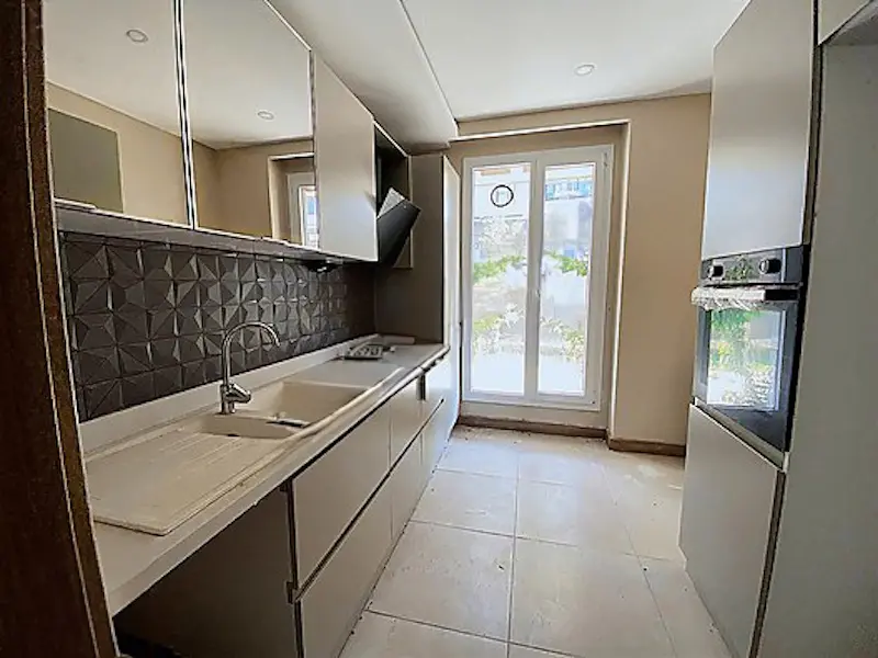 Fitted kitchen